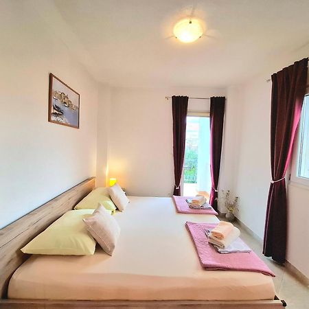 Cozy 1-Bedroom Apartment Near The Center Of Trogir Zewnętrze zdjęcie