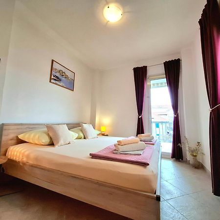 Cozy 1-Bedroom Apartment Near The Center Of Trogir Zewnętrze zdjęcie