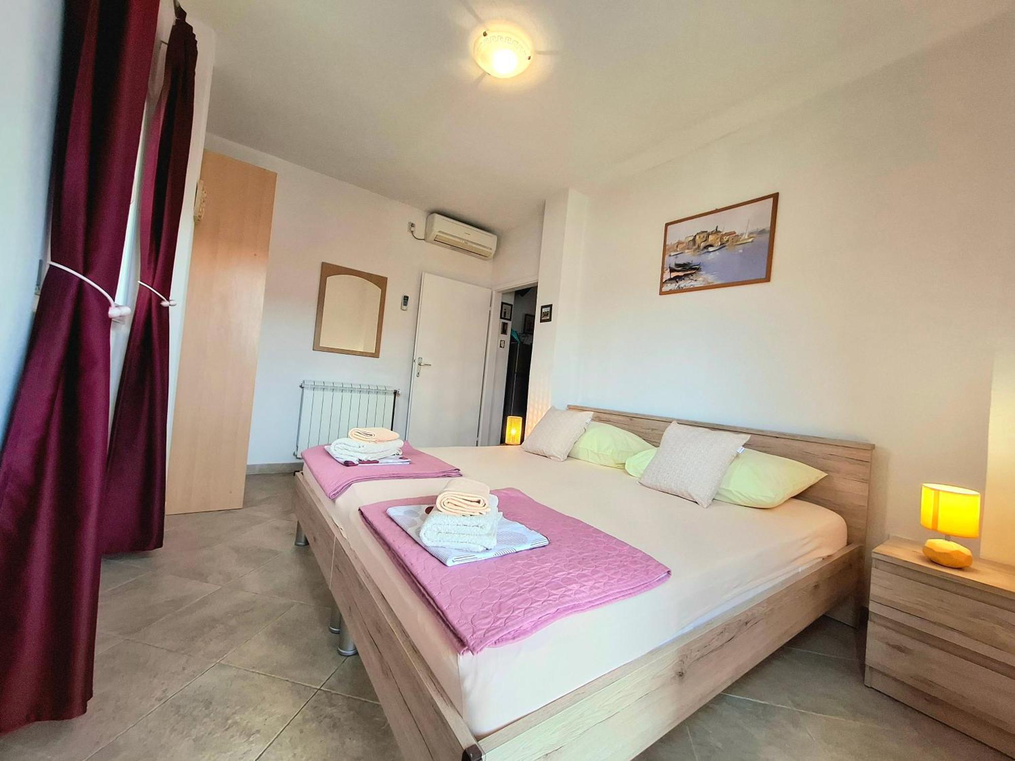 Cozy 1-Bedroom Apartment Near The Center Of Trogir Zewnętrze zdjęcie